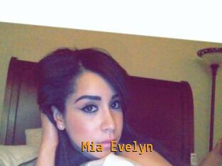 Mia_Evelyn